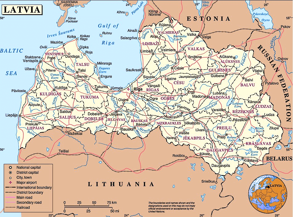 Lettland Karte mit Städten, Regionen, Orten, Straßen, Flüssen und Seen auf Englisch